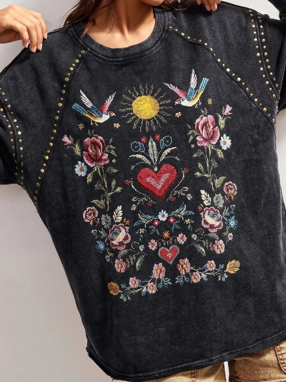 Black Casual Women's Graphic Print Stud-Embellished Washed T-Shirt